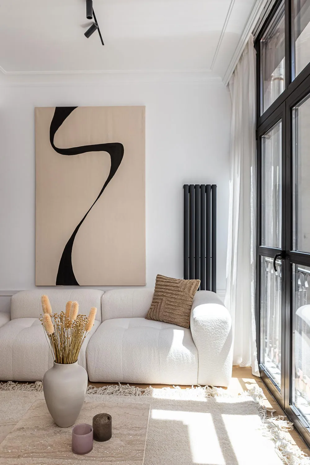 Стильна скандинавська квартира в Мадриді з нотками атмосфери Нью-Йорка - Gallery image 1