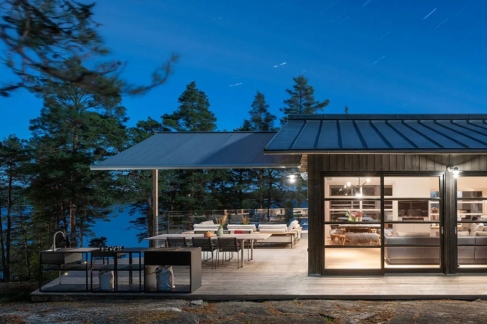 Glass Walls, Spacious Terrace, and Private Pier: Lake House in Sweden - Gallery image 13
