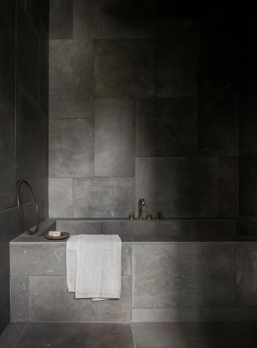 Sculptural Decor and Quiet Elegance: Countryside Cottage Designer in Denmark - 23