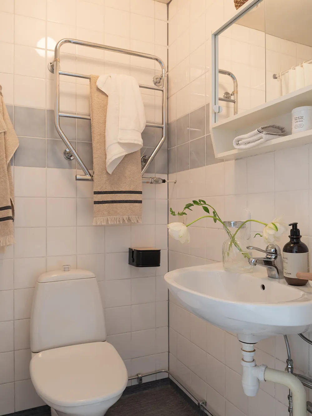Miękie wnętrze małej szwedzkiej kwaterki z przyjaznym dekoratem (40 m²) - 14