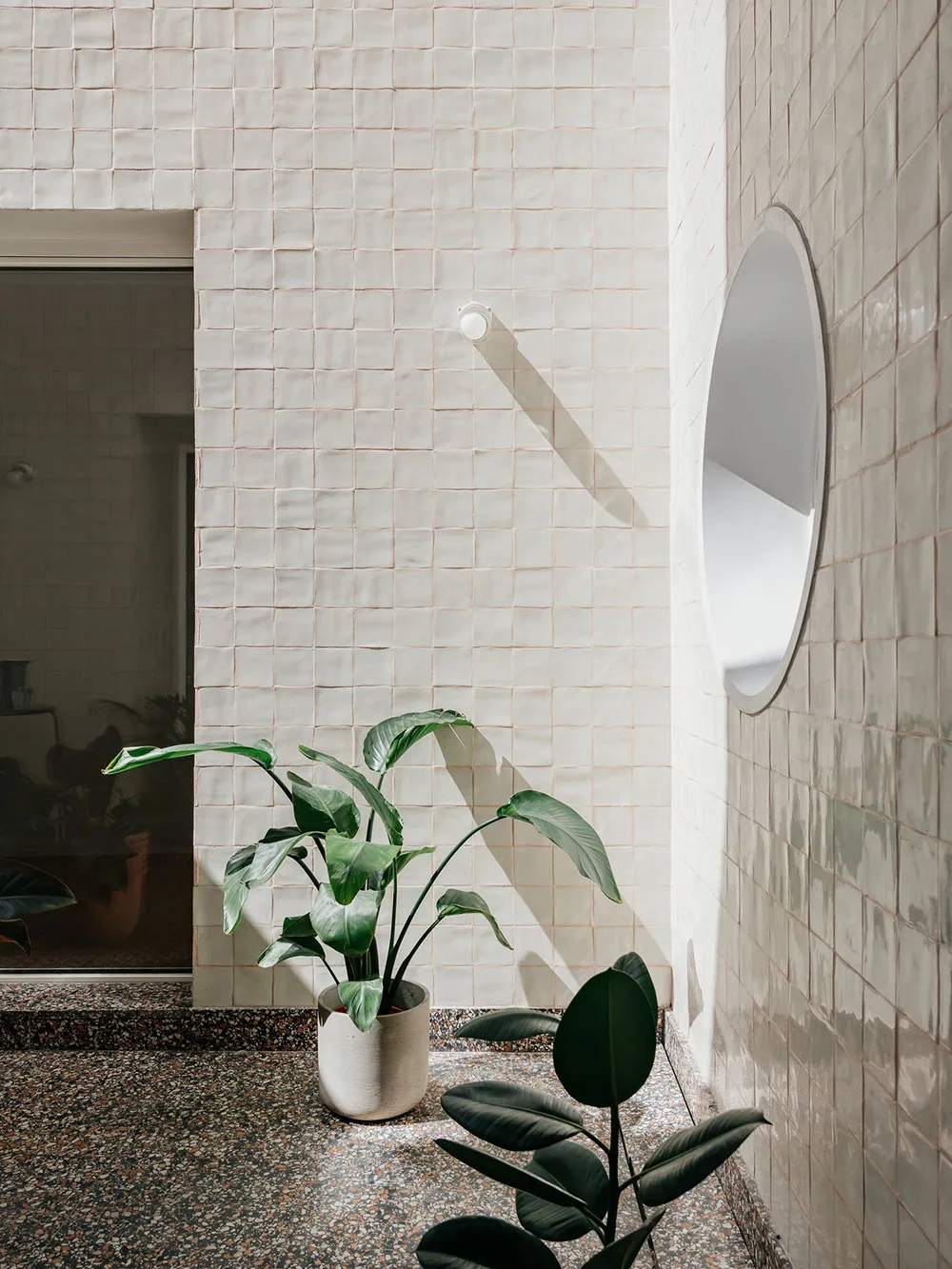 Kolorowy minimalizm w Lizbonie - Gallery image 22