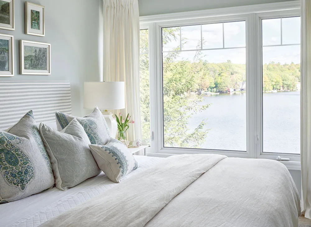 Interiores acogedores de una pequeña casa junto al lago Ontario - Gallery image 13