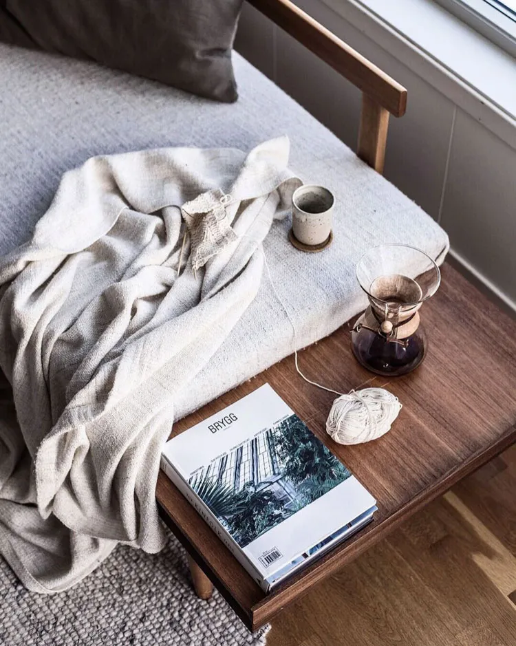 Winterferien mit Blick auf einen Fjord in Norwegen - Gallery image 7