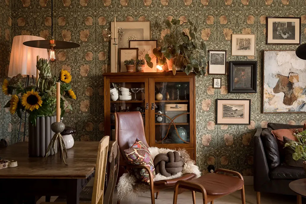 Aktywne tapety i mebel vintage: atmosferyczna mała apartament w Szwecji (50 m²) - Gallery image 3