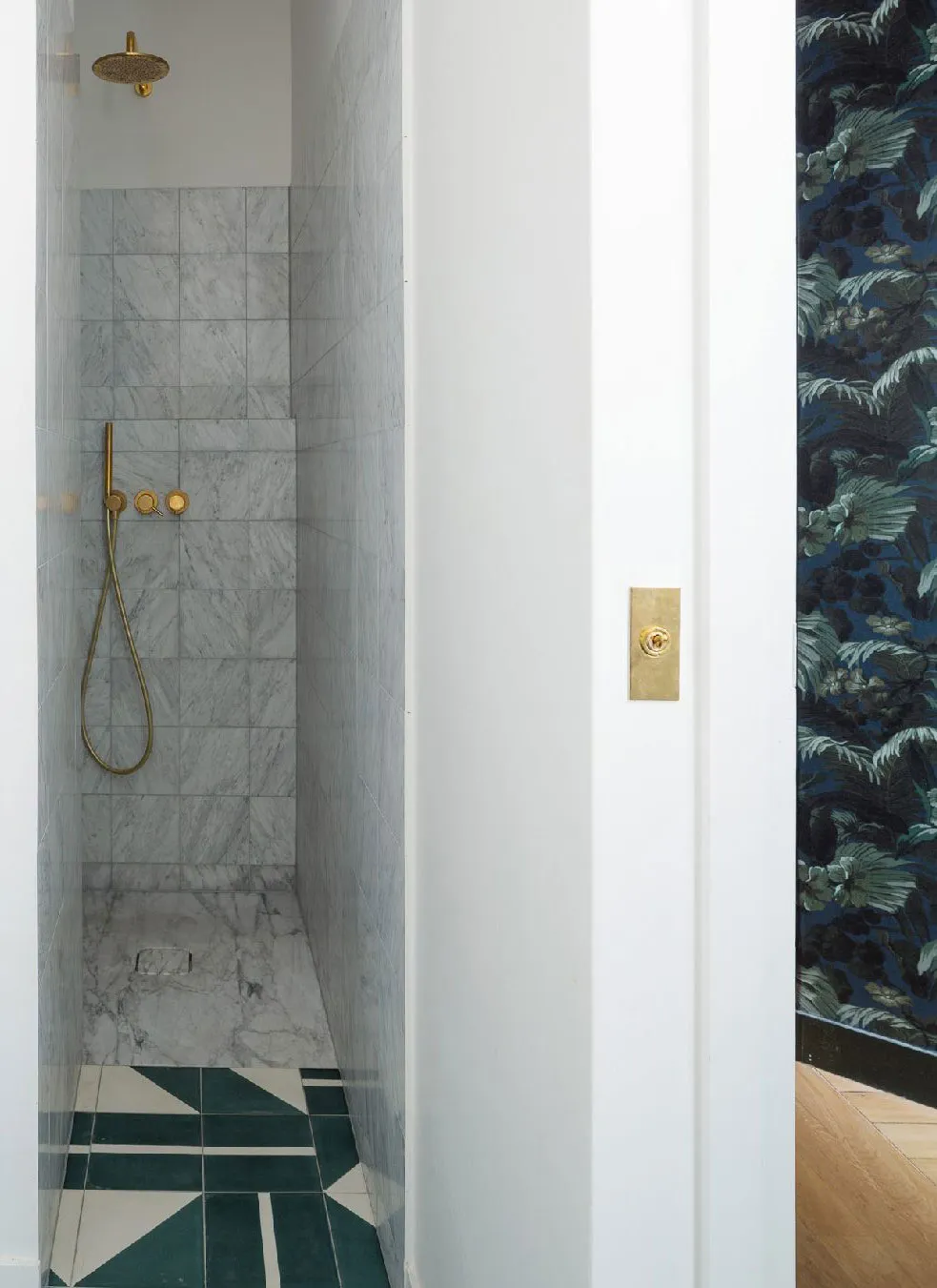 Арки и оттенки зелёного: квартира в Париже - Gallery image 14