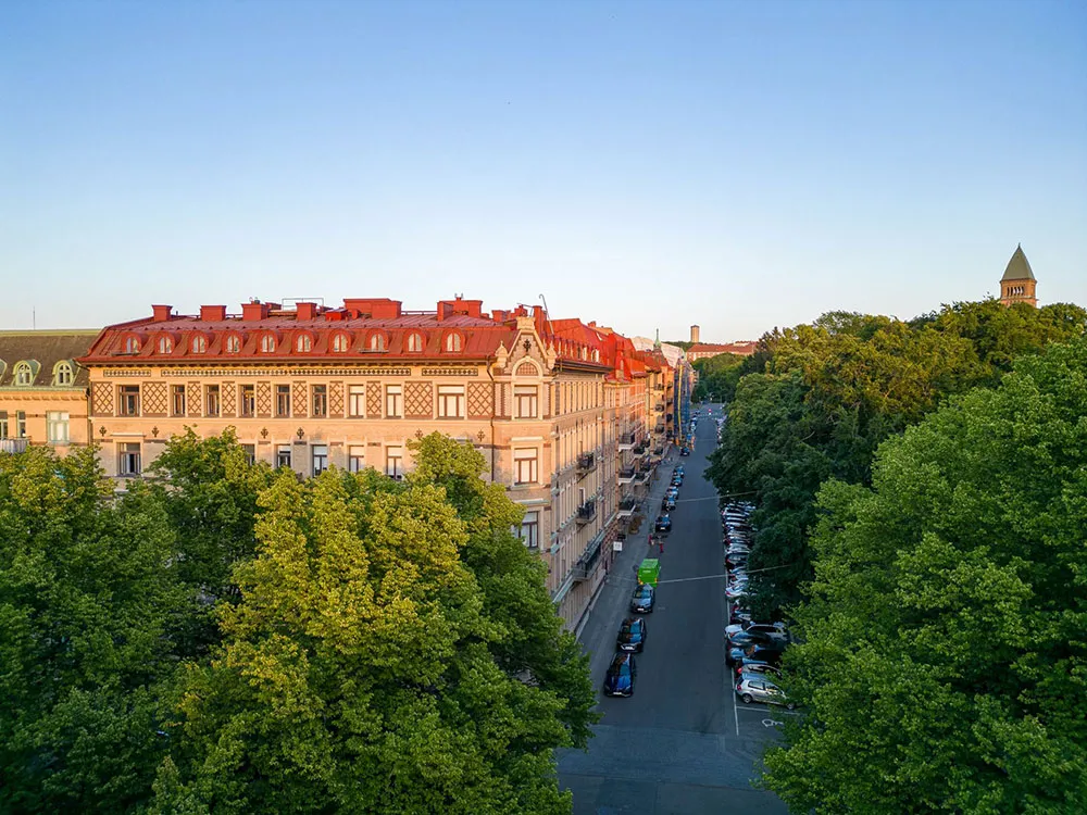 प्रभावशाली मोल्डिंग एवं आधुनिक फर्नीचर: स्टॉकहोम में एक अपार्टमेंट - Gallery image 37