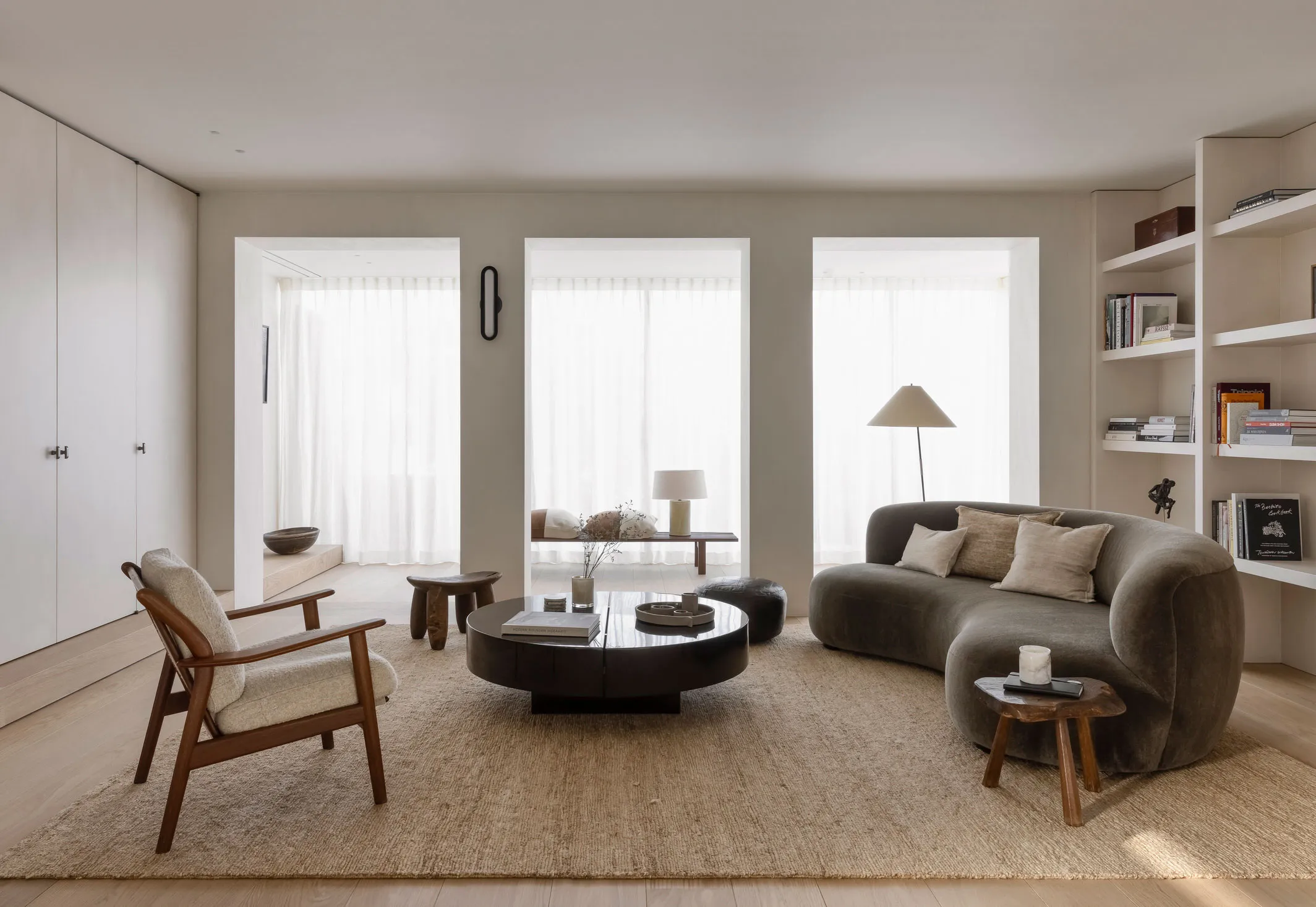 Елегантний сучасний інтер'єр у старому сільському будинку в Бельгії - Gallery image 11