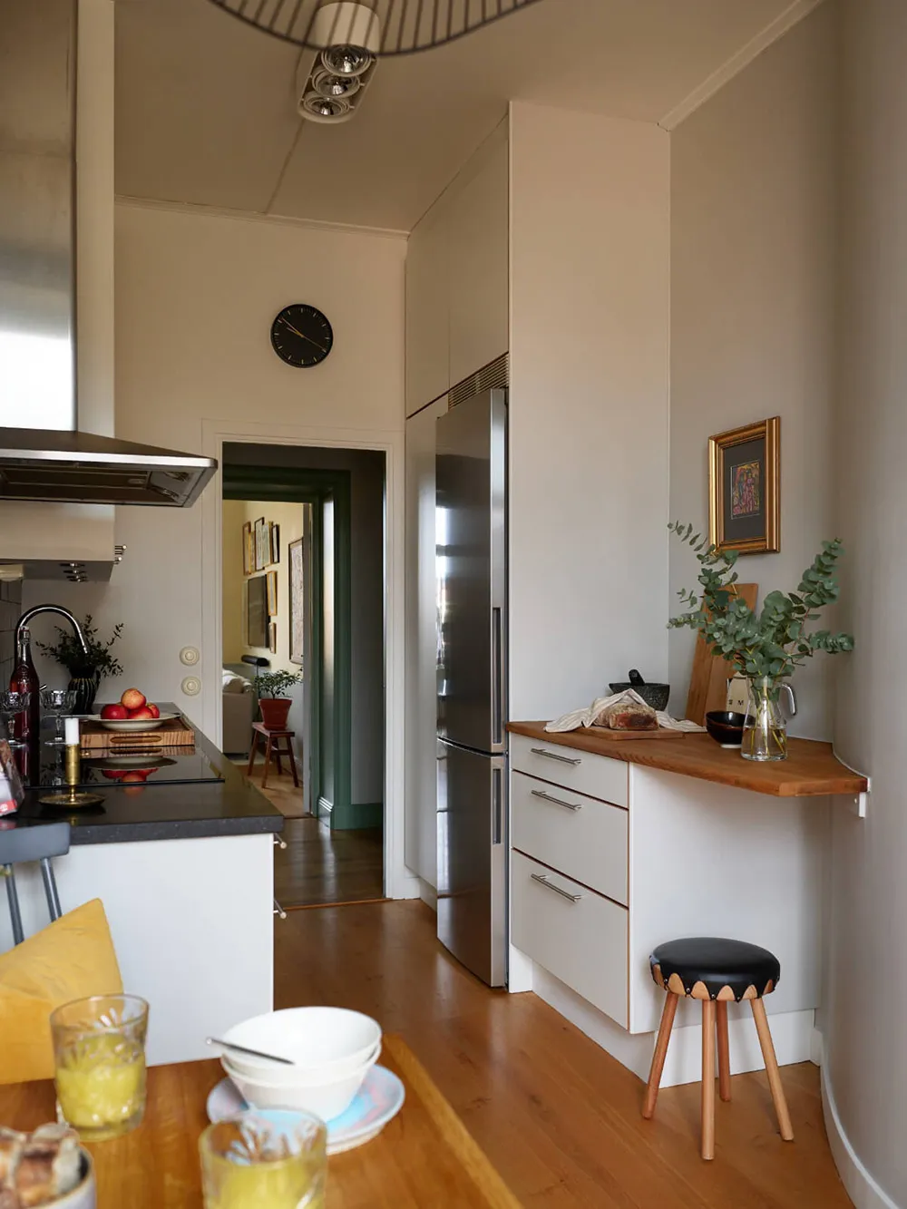 Urocza szwedzka kwatera z żółtą salą - Gallery image 19