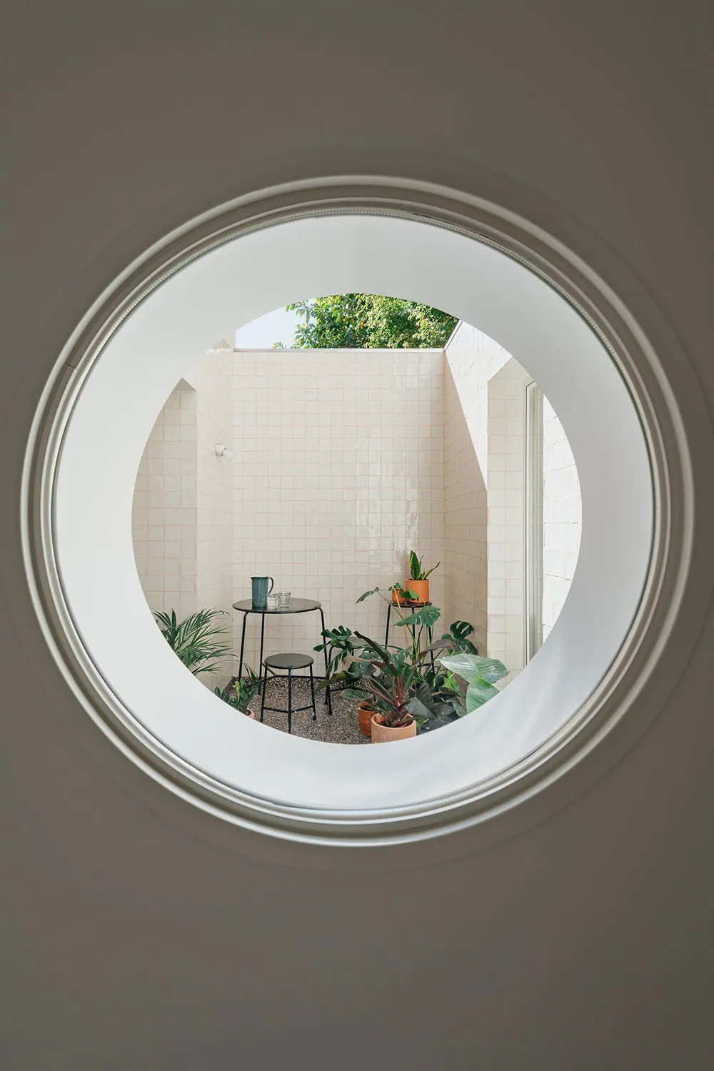 Kolorowy minimalizm w Lizbonie - Gallery image 24