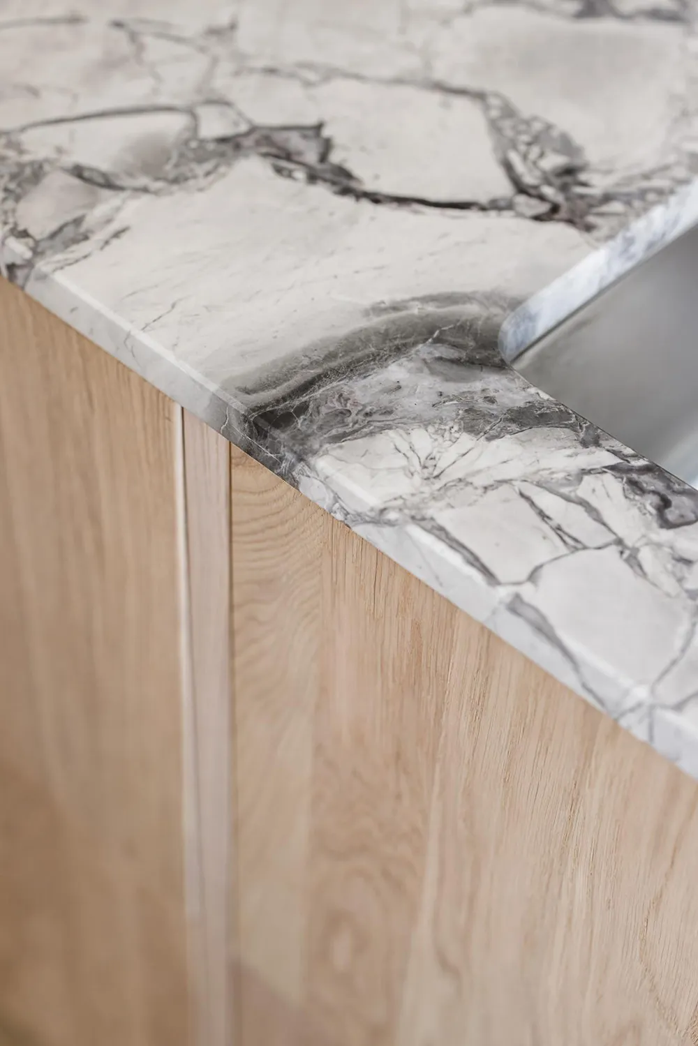 Стильный монохром для современной скандинавской квартиры - Gallery image 3