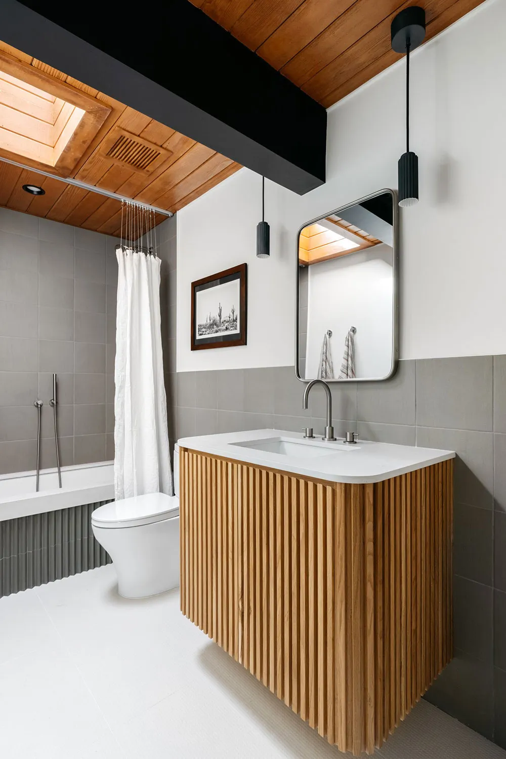 Grandes fenêtres et beaucoup de bois : un intérieur moderne lumineux à Los Angeles - Gallery image 20