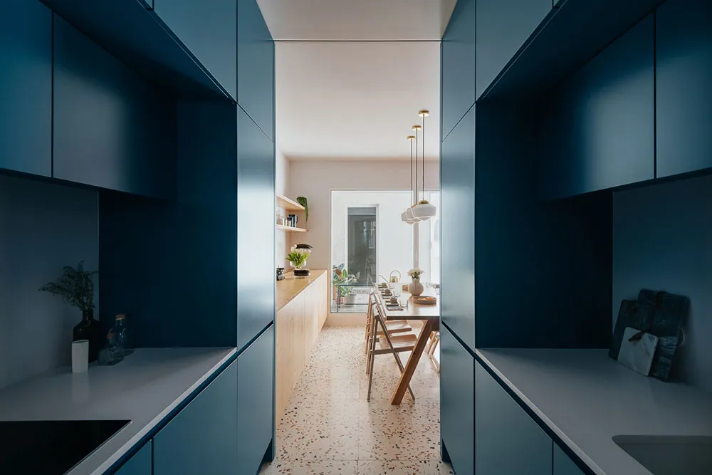 Kolorowy minimalizm w Lizbonie - Gallery image 13