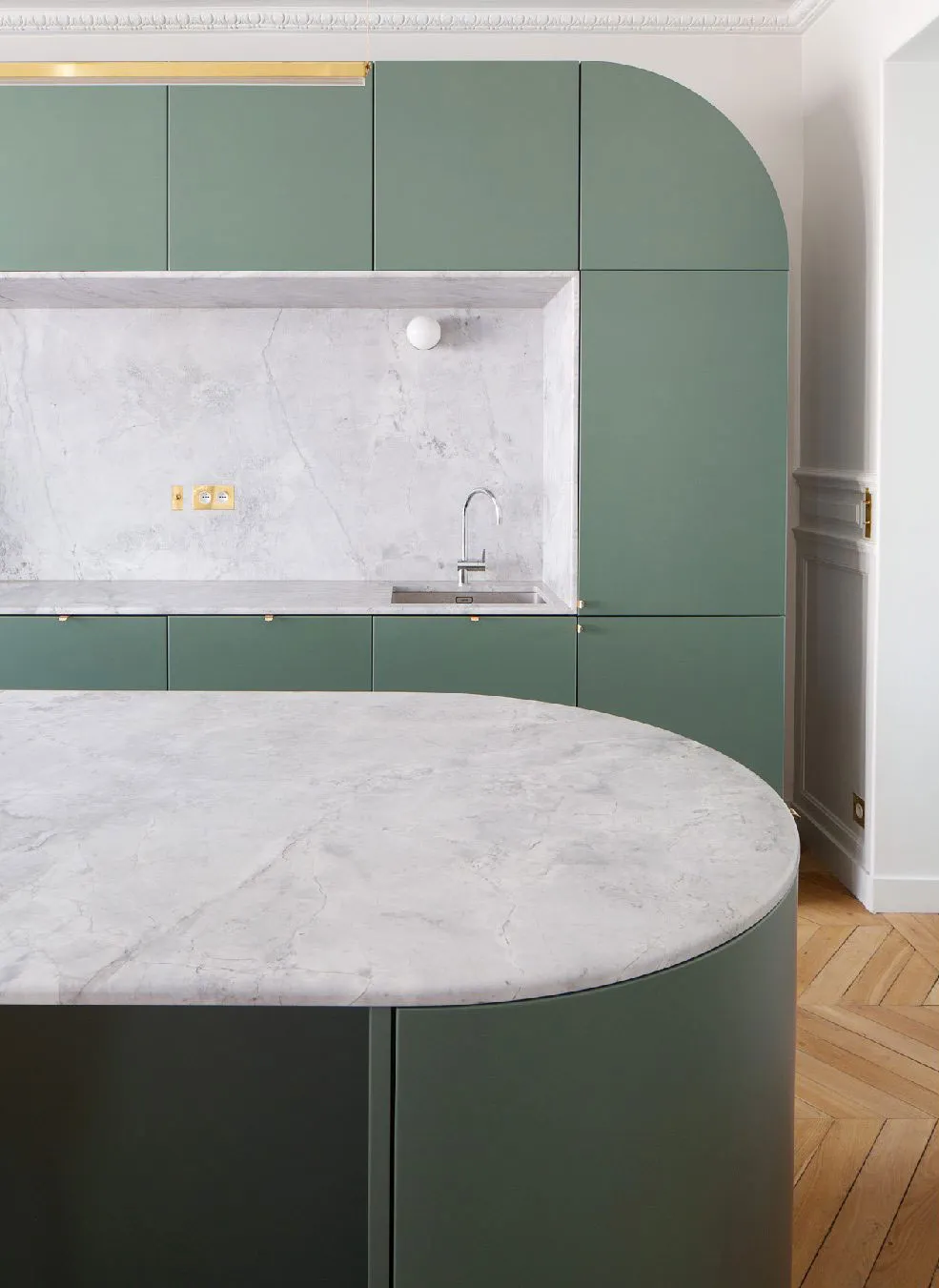 Арки и оттенки зелёного: квартира в Париже - Gallery image 8