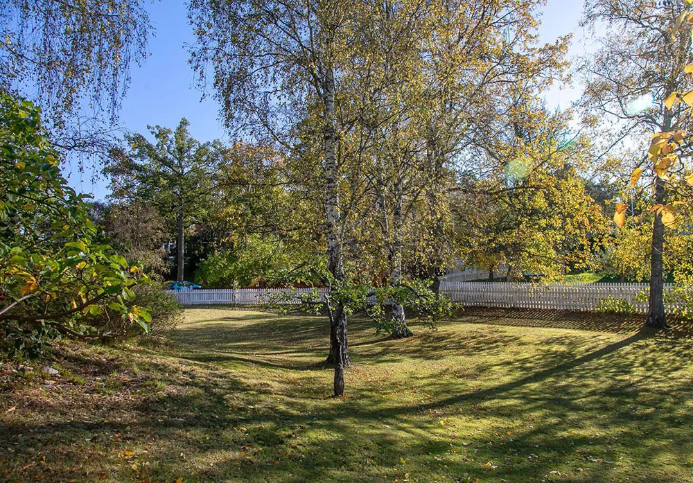 Cómo de una imagen: un encantador casita amarilla en Suecia - Gallery image 24