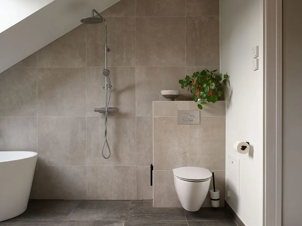 Cozy attic with industrial elements - Gallery image 16