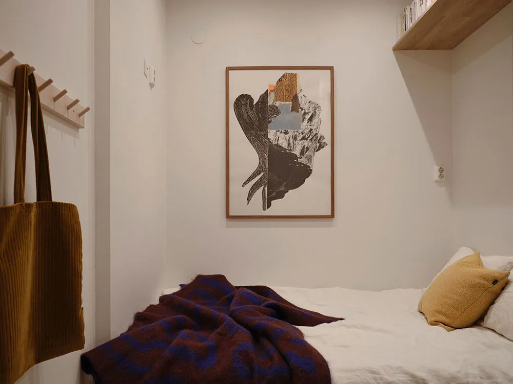 Mueble extravagante y escritorio de oficina en lugar de mesa de comedor: diseño inesperado en Estocolmo (49 m²) - Gallery image 14