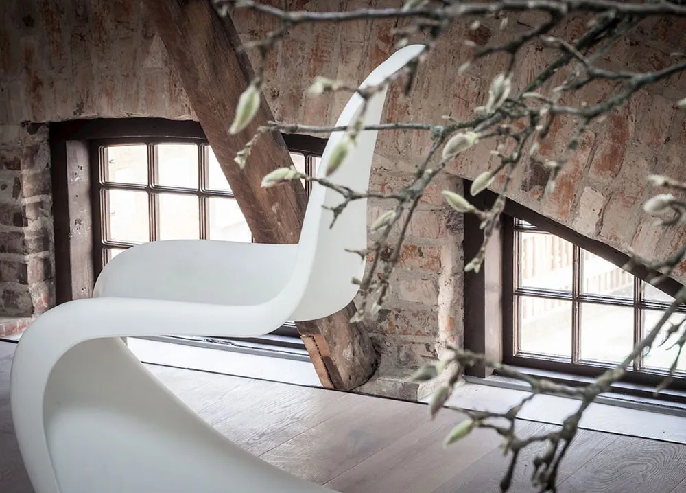 Chambre d'été confortable et petite avec meubles élégants et posters (35 m²) - Gallery image 7