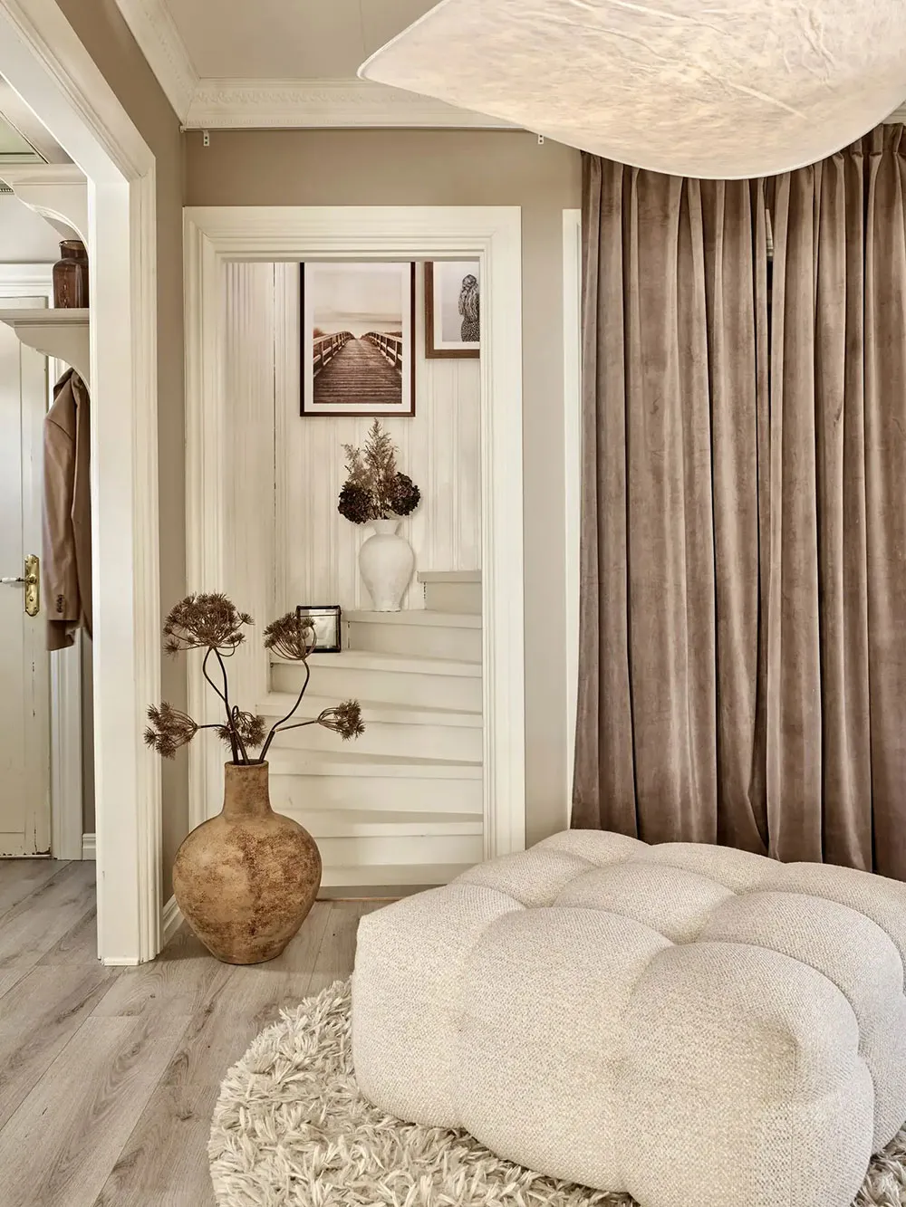 Eleganckie i ciepłe wnętrza szwedzkich kottedży - Gallery image 8