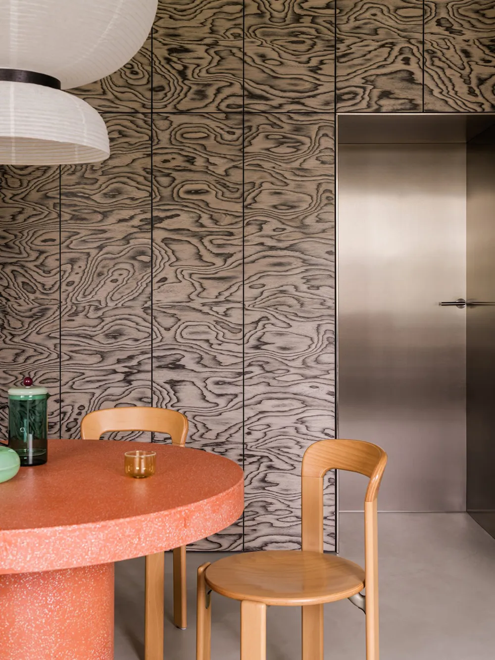 Смелая мебель и материалы в дизайне небольшой квартиры в Варшаве (45 кв. м) - Gallery image 8