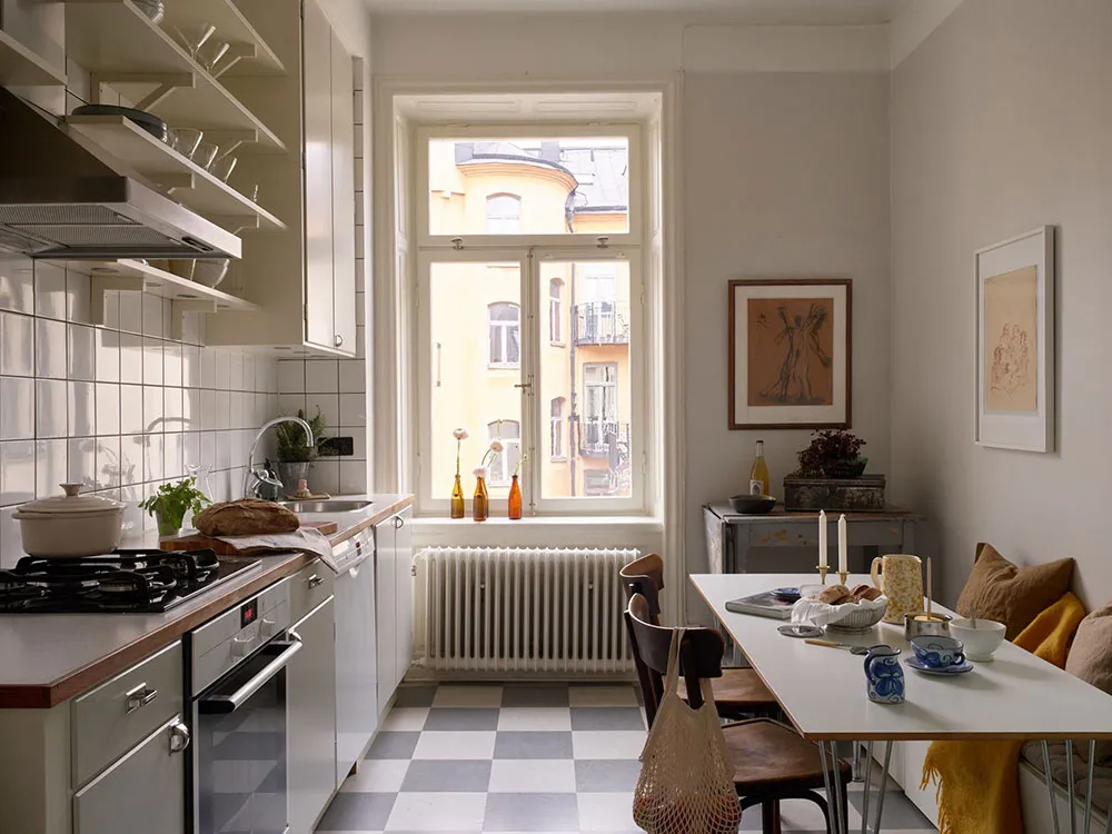 Cozy attic with industrial elements - Gallery image 18