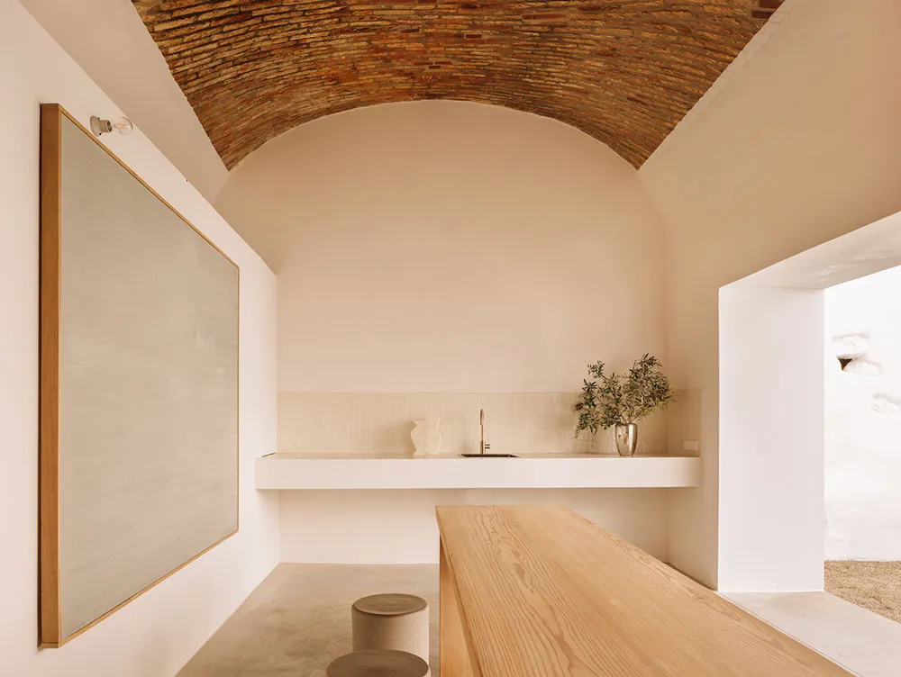 Design moderne avec respect pour le passé : la maison d'hôtes Casa Quatro au Portugal - Gallery image 5