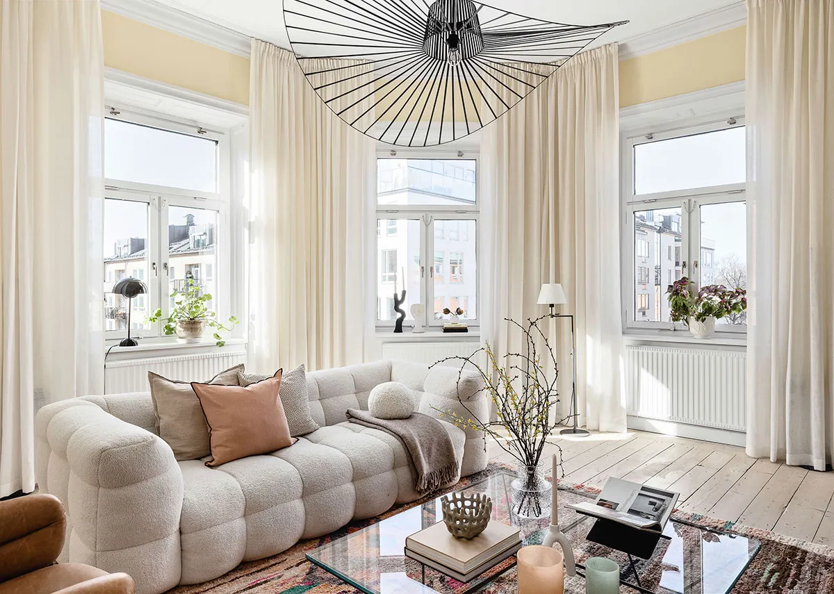 砂色の壁を持つモダンなスカンジナビア風アパートメント(93平方メートル) - Gallery image 2