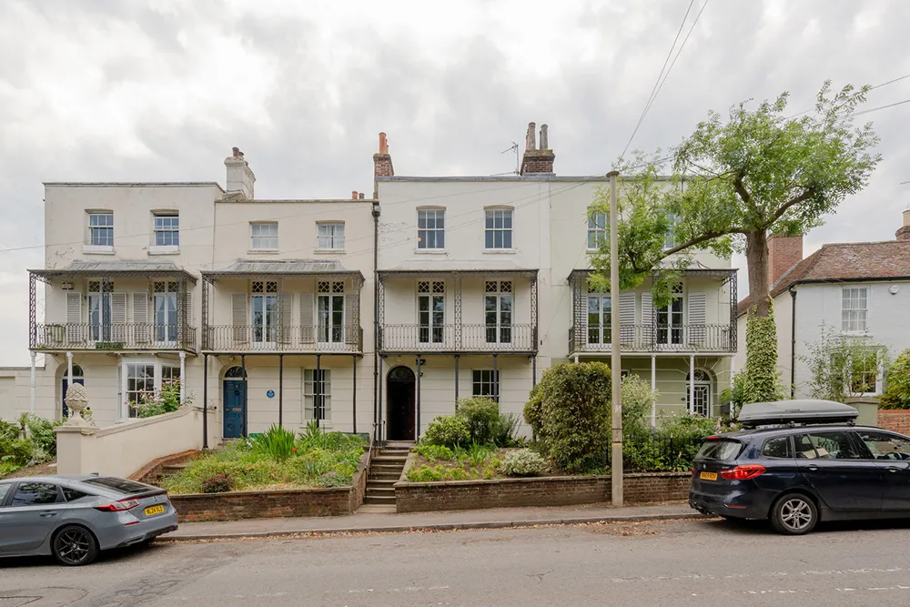 केंट काउंटी में स्थित एक घर का नरम एवं रंगीन आंतरिक भाग - Gallery image 25