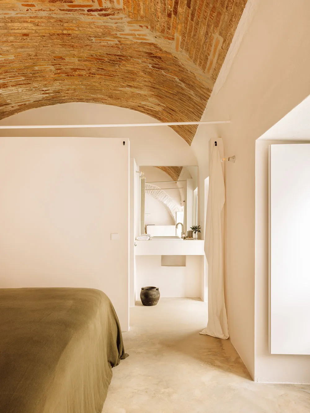 Design moderne avec respect pour le passé : la maison d'hôtes Casa Quatro au Portugal - Gallery image 14