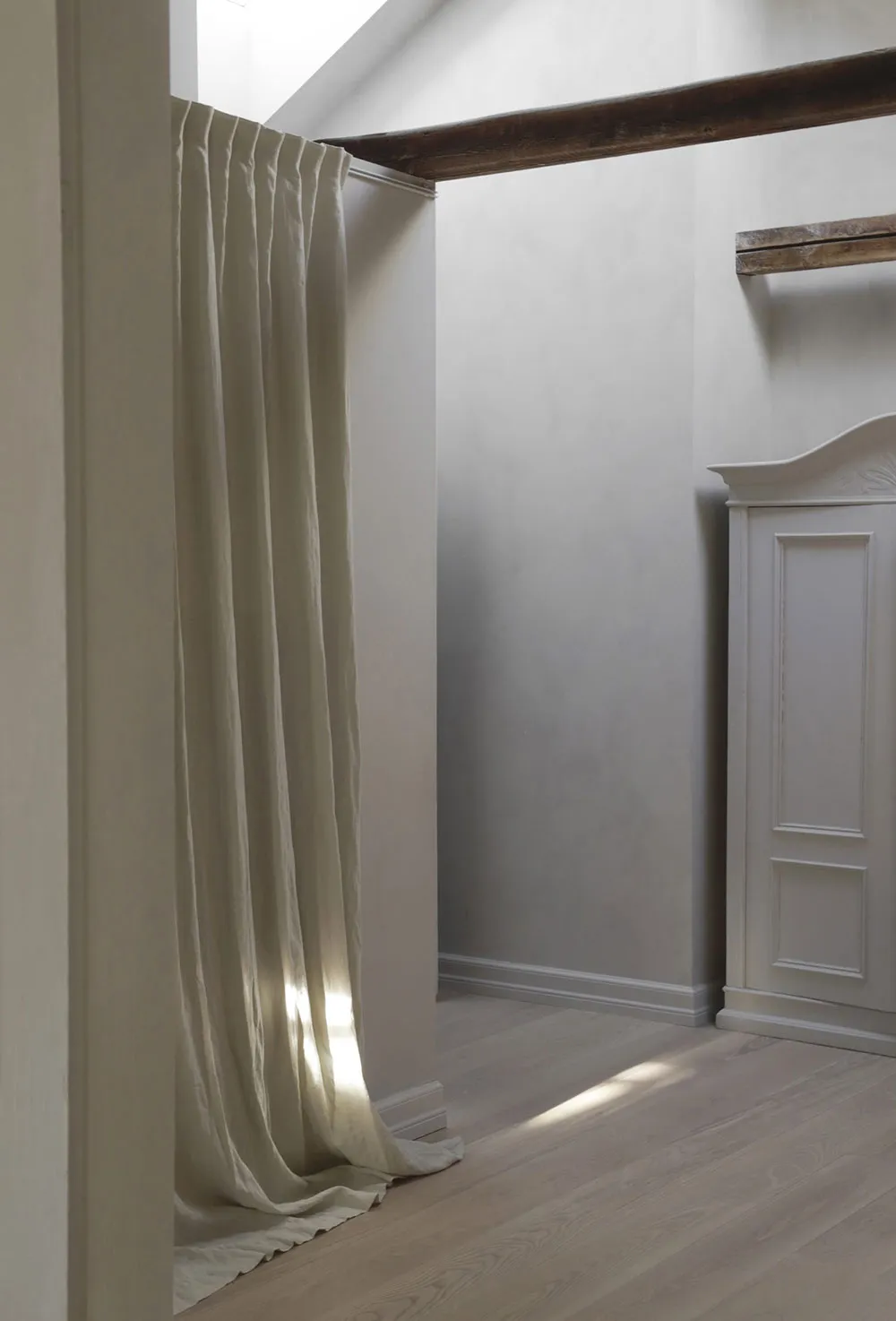 Elegancki minimalizm dla młodej rodziny z dziećmi w Oslo - 11