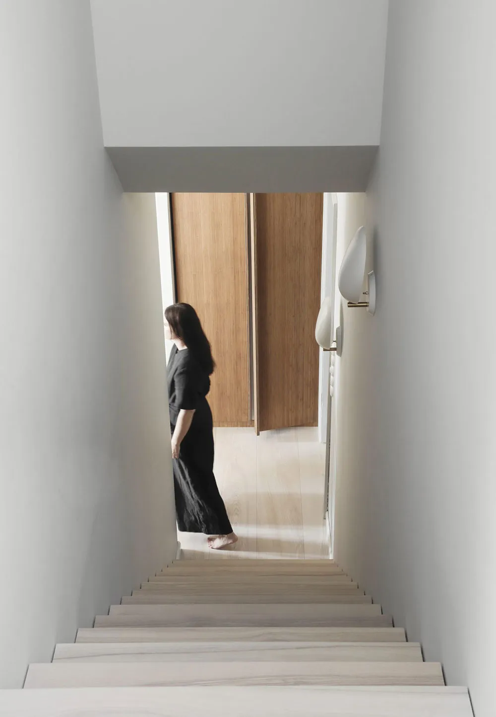 Elegancki minimalizm dla młodej rodziny z dziećmi w Oslo - 3