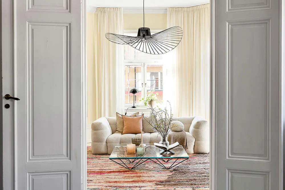 砂色の壁を持つモダンなスカンジナビア風アパートメント(93平方メートル) - Gallery image 5