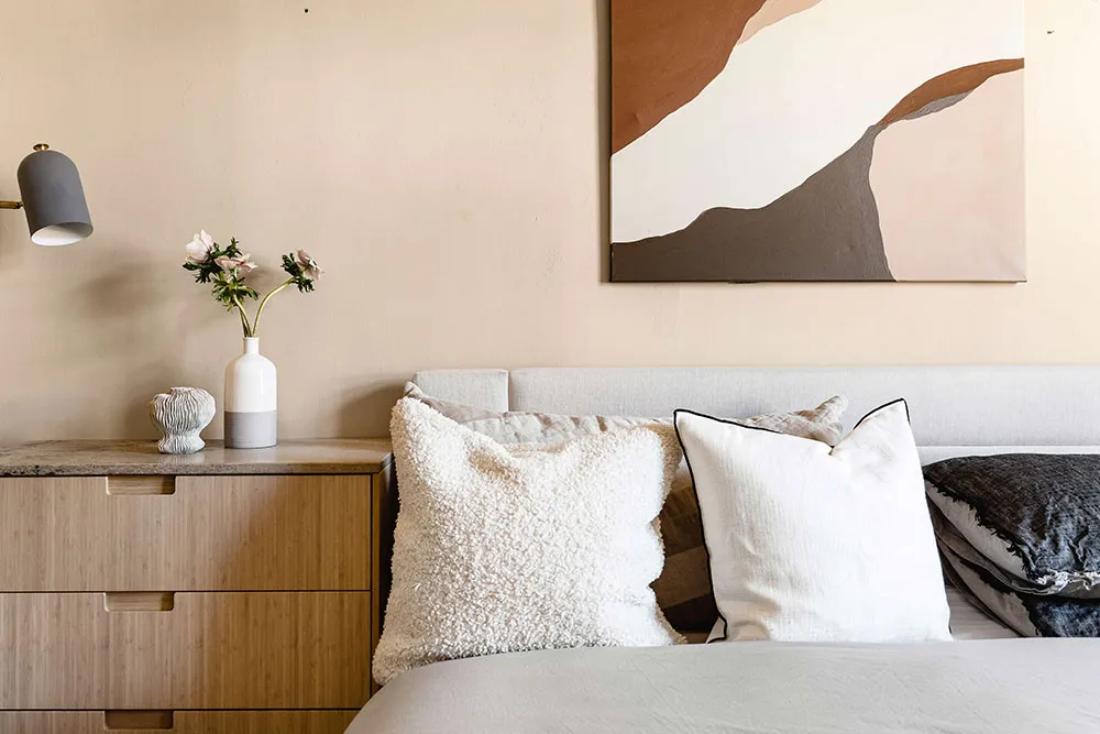 砂色の壁を持つモダンなスカンジナビア風アパートメント(93平方メートル) - Gallery image 15