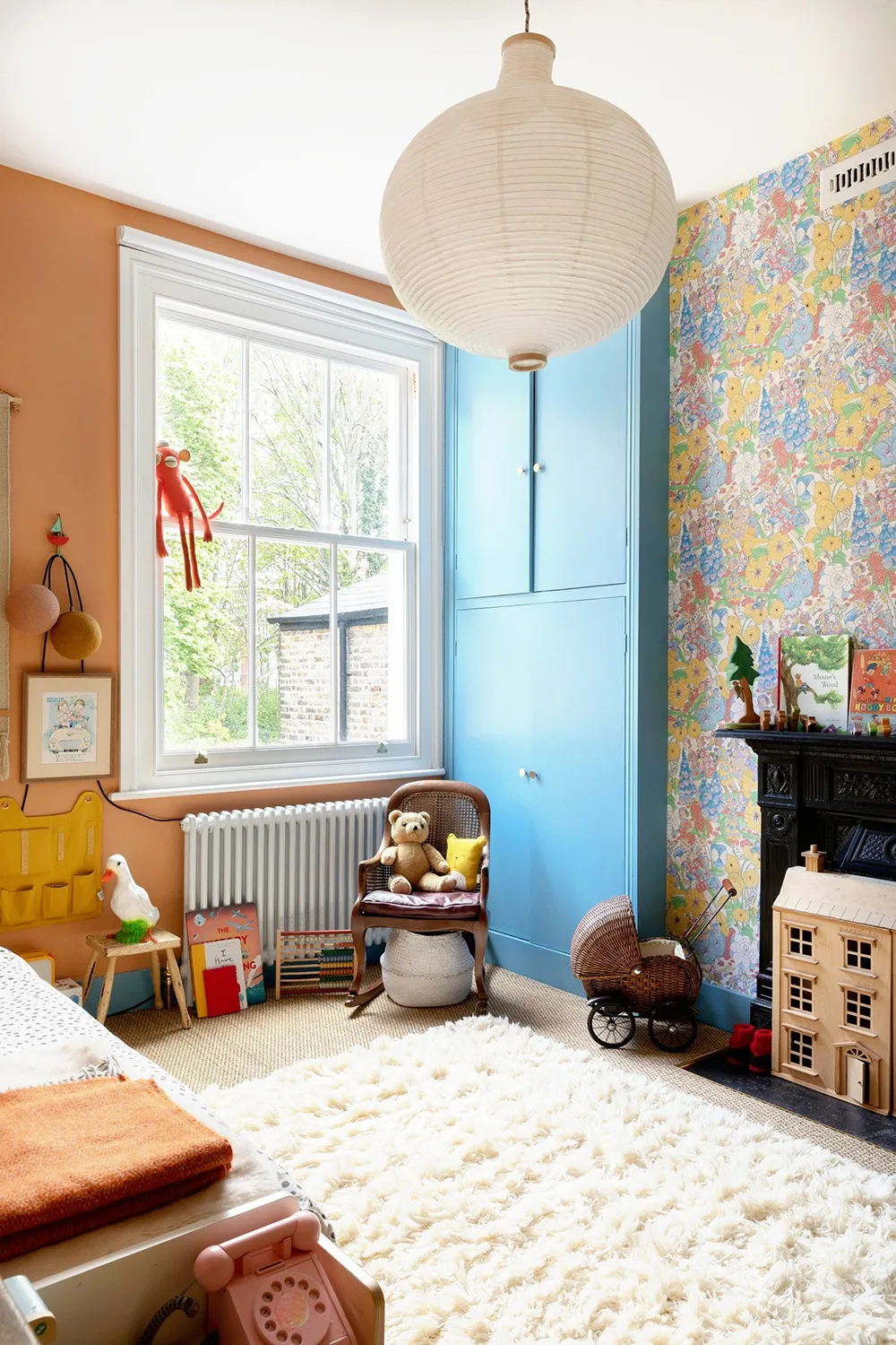 Color and Pattern: Bright Family Home in London - Gallery image 5