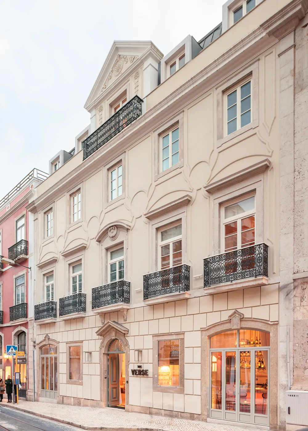 Appart-hôtel lumineux et stylé dans un bâtiment historique à Lisbonne - Gallery image 1