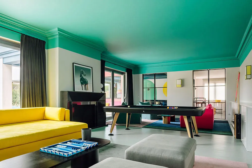 Fuerza del color: un interior extravagante en Portugal - Gallery image 1