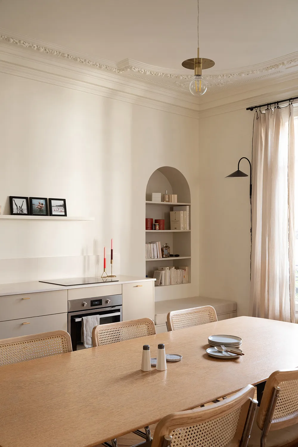 Изящные детали и мягкий современный дизайн: квартира в Париже - Gallery image 5