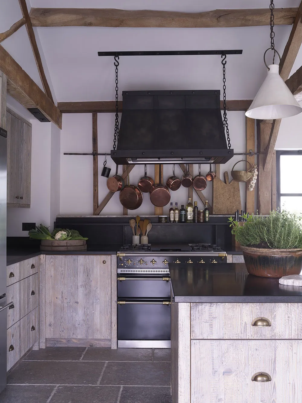 Maison moderne et confortable avec intérieur rénové à partir d'un ancien grenier en Angleterre - Gallery image 4