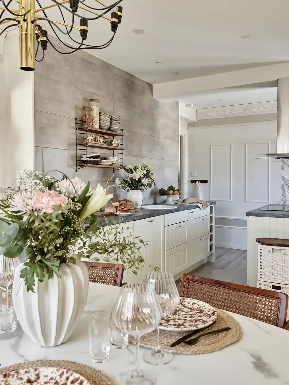 Eleganckie i ciepłe wnętrza szwedzkich kottedży - Gallery image 10