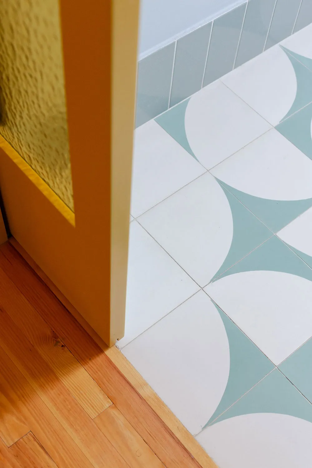 Leuchtende Kacheln im Design einer amerikanischen Paar in Madrid - Gallery image 12