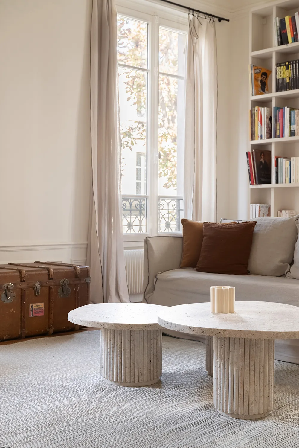 Изящные детали и мягкий современный дизайн: квартира в Париже - Gallery image 1