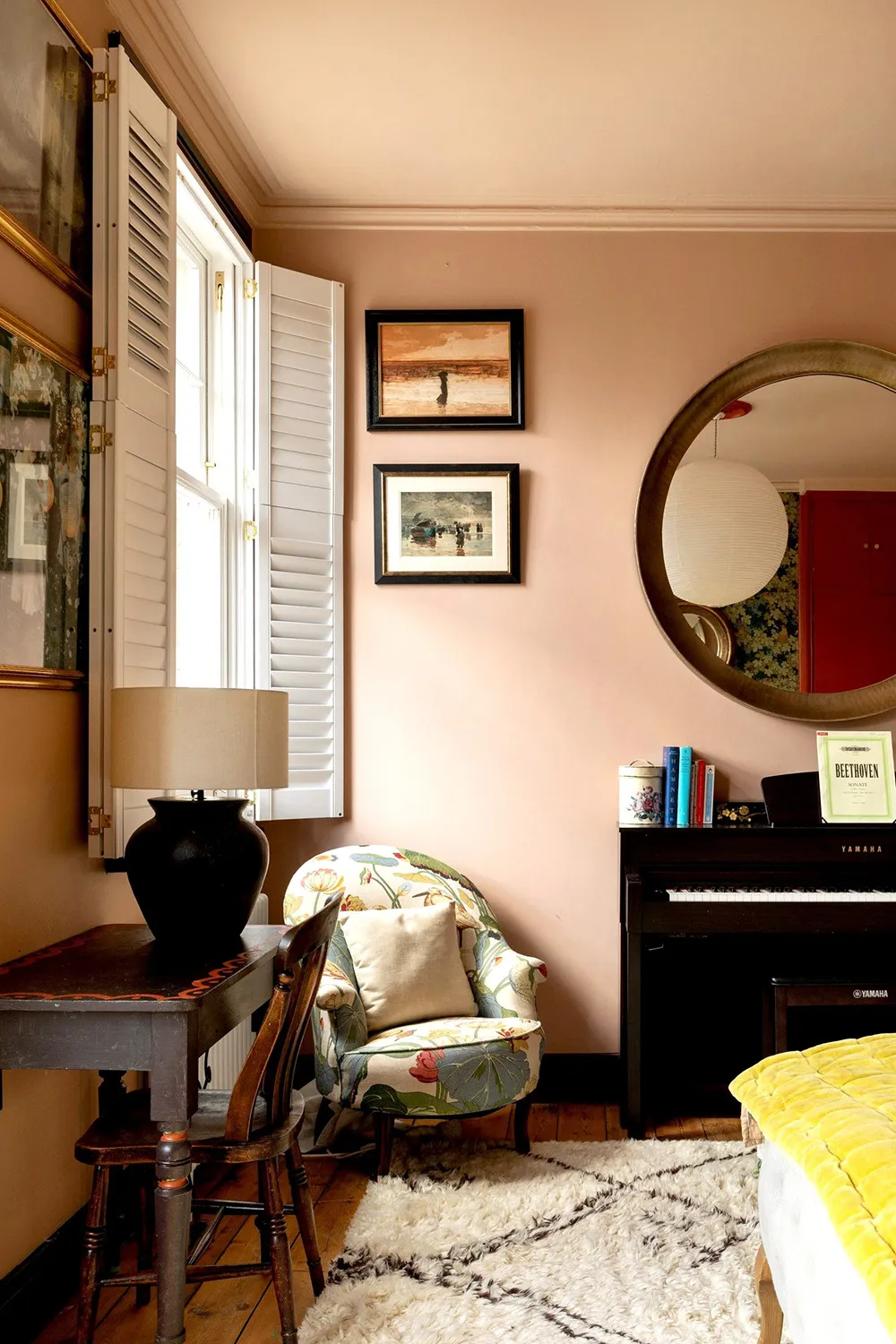 Color and Pattern: Bright Family Home in London - Gallery image 4