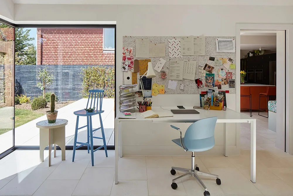 Красочный и игривый интерьер красивого исторического дома в Англии - Gallery image 18