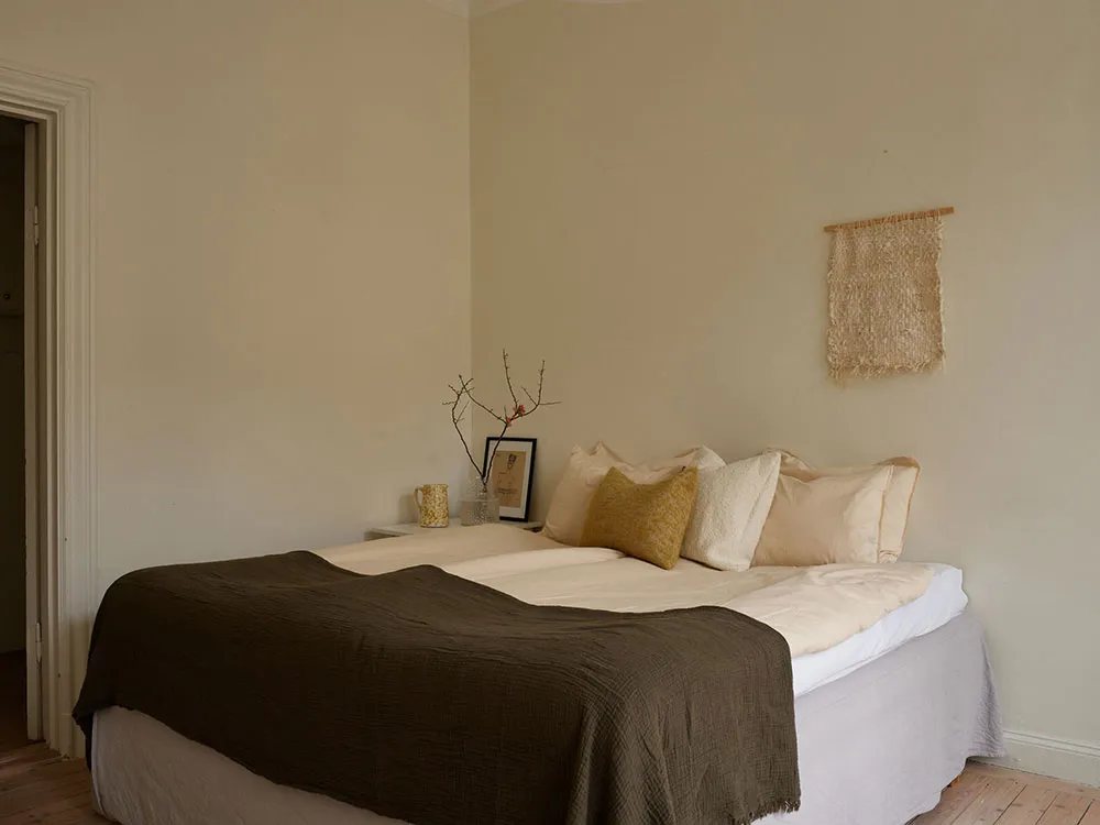 Cozy attic with industrial elements - Gallery image 22