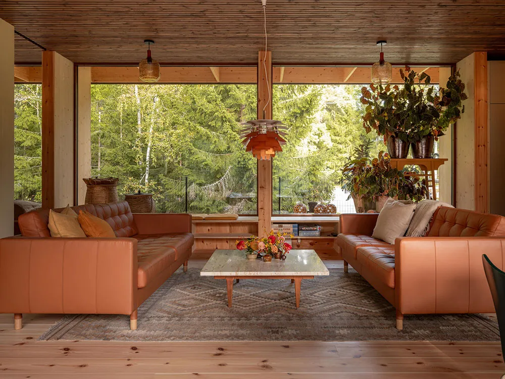 Wärme aus natürlichen Holz: gemütlicher moderner Feriendom in Schweden - Gallery image 10