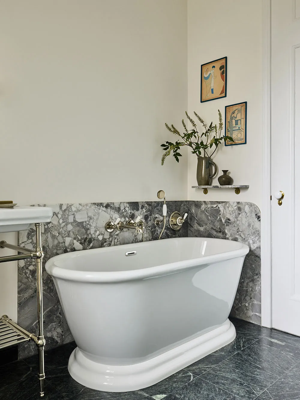 Légères notes parisiennes dans le design d'un appartement à Manhattan - Gallery image 13