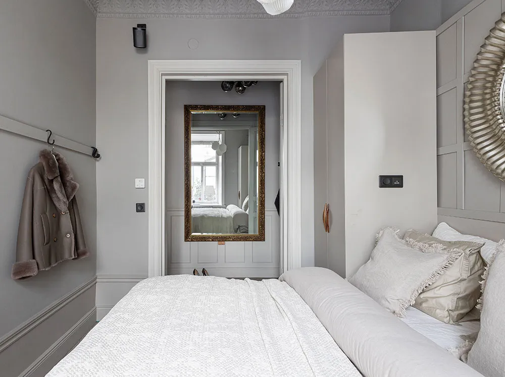 Là-dedans, plafond accentué et meubles élégants : appartement à Stockholm (72 m²) - Gallery image 10