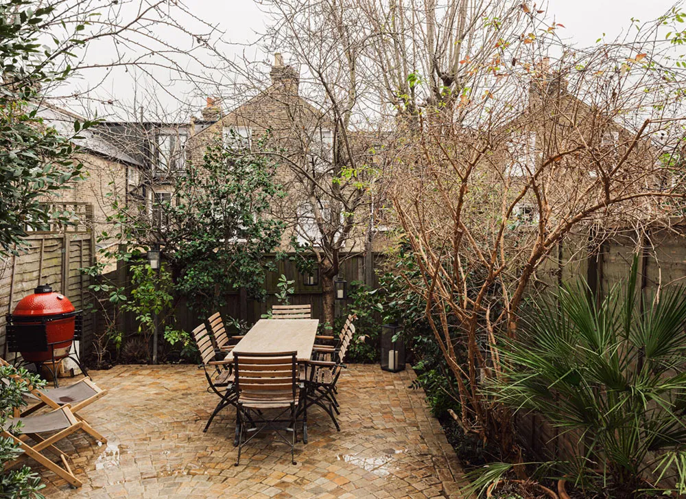 Gusto para los ojos: un townhouse histórico con interiores en paleta de colores intensos en Londres - Gallery image 11