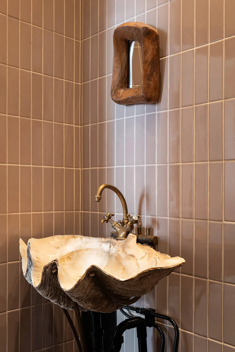 Творческі нотки в інтер'єрі квартири з високими стелями в Стокгольмі (60 кв. м) - Gallery image 14