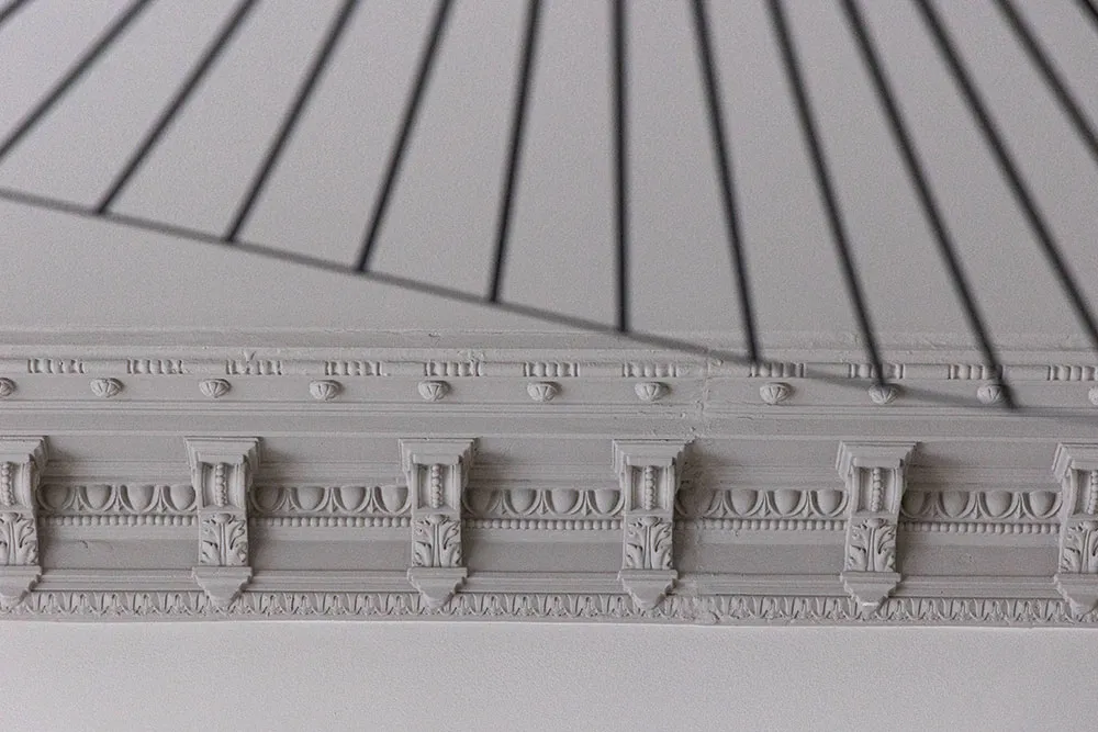 Là-dedans, plafond accentué et meubles élégants : appartement à Stockholm (72 m²) - Gallery image 19