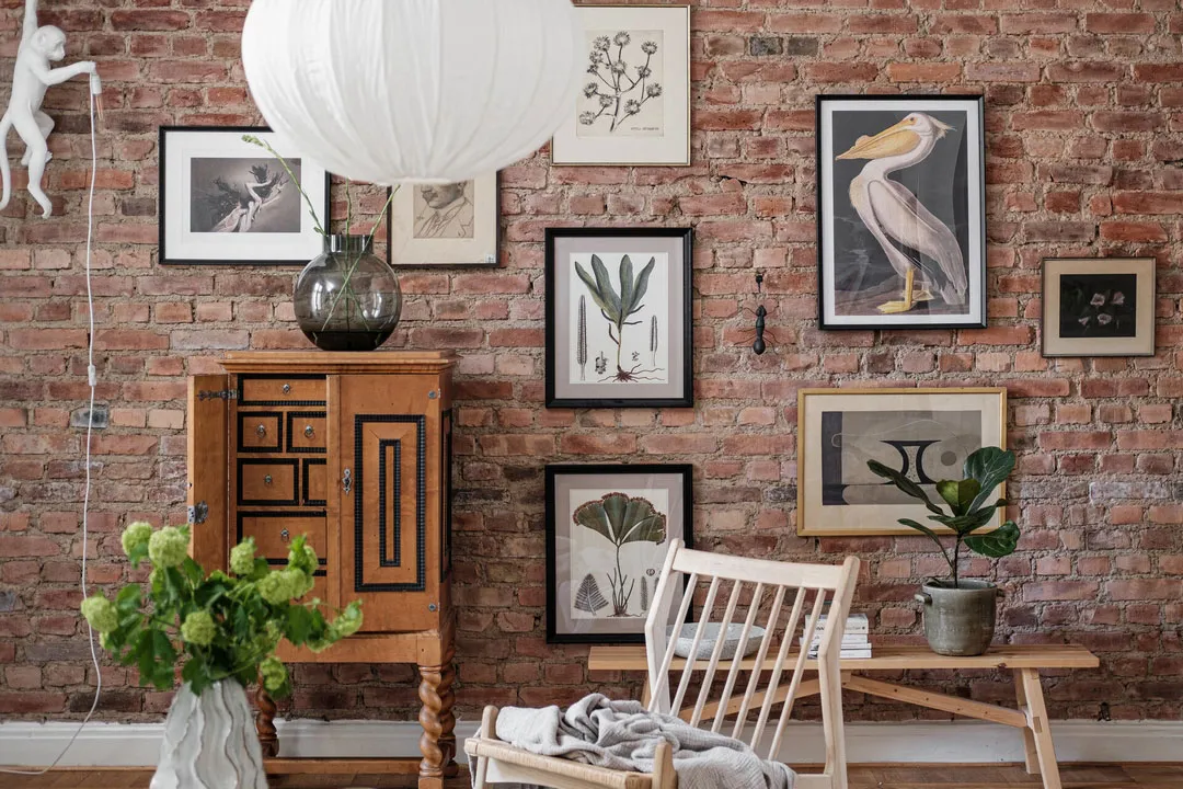 Ziegelsteinwand als Hauptakzent im Design einer Wohnung in Schweden - Gallery image 2